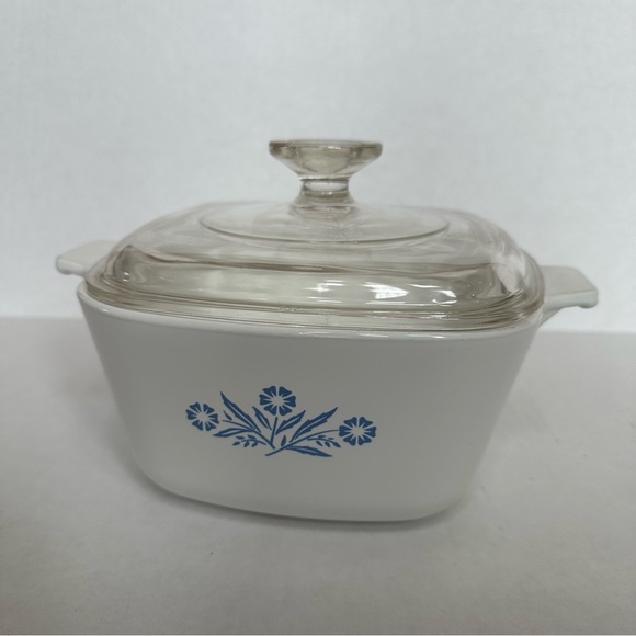Corningware Other - Corning Ware Blue Cornflower 1961-1966 Casserole Dish  Lid 1 3/4 Quart